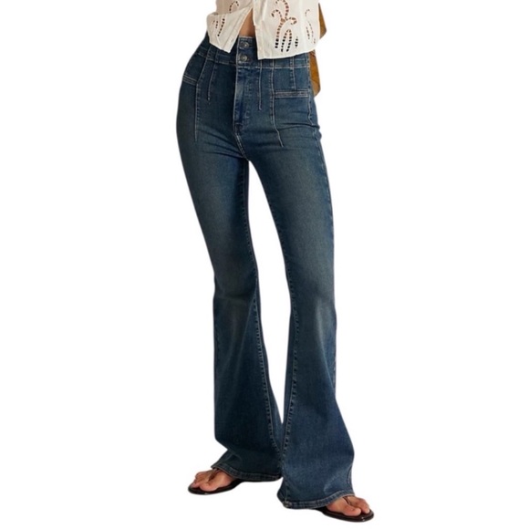 We The Free Jayde Flare Jeans Hot Springs Wash SZ 29 - Picture 1 of 16